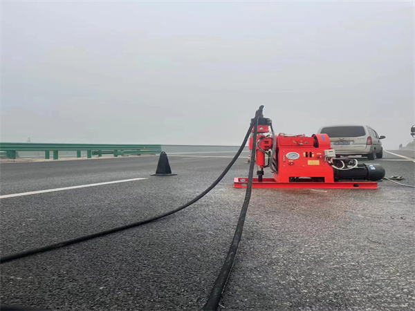 宝塔马路路基路面开裂下沉注浆加固灌浆