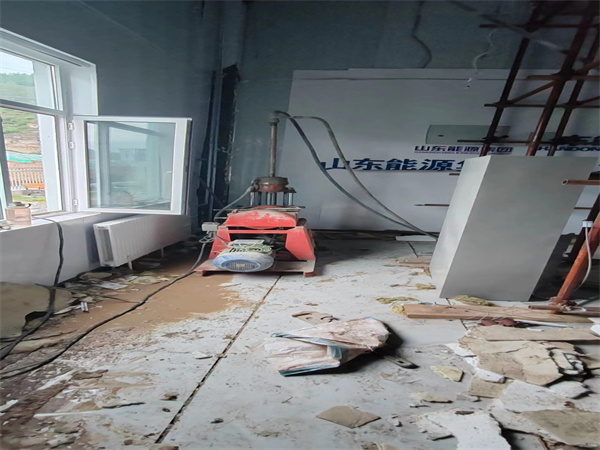 宝塔地基基础下沉墙体裂缝加固注浆顶升施工