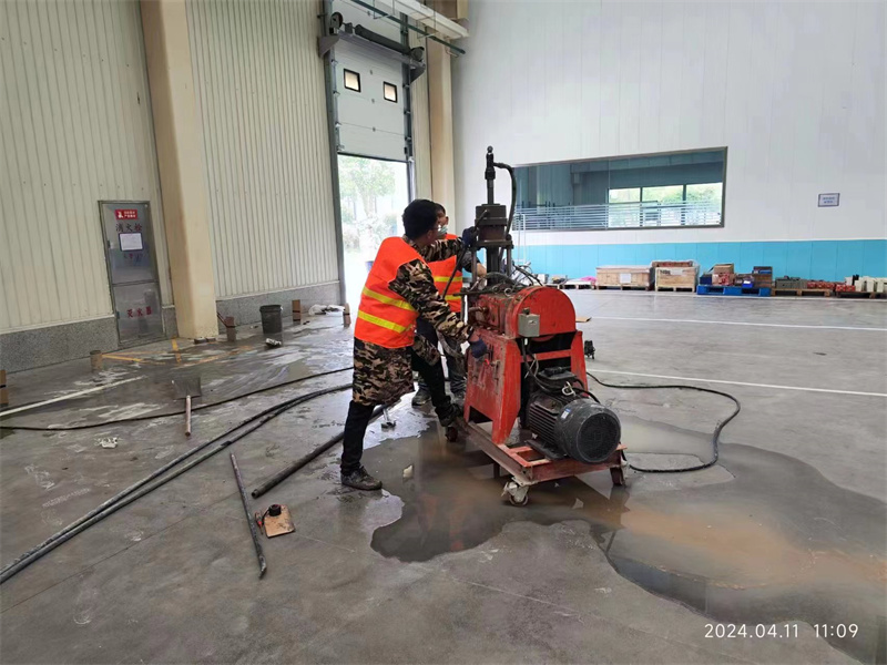 宝塔厂房地面下沉塌陷注浆加固施工